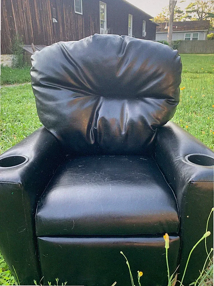 Kids Recliner with Cupholders (Black, Used)