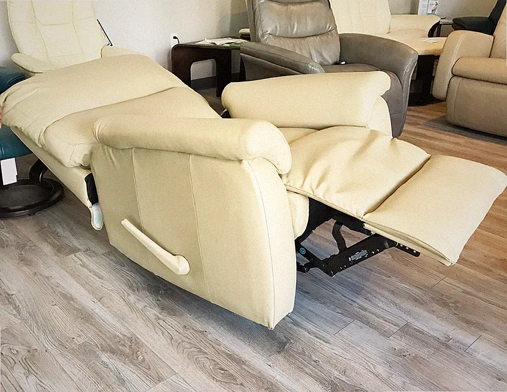 NEW Barcalounger Bourne II 5-4506 Santana Taupe Split Leather Recliner Chair