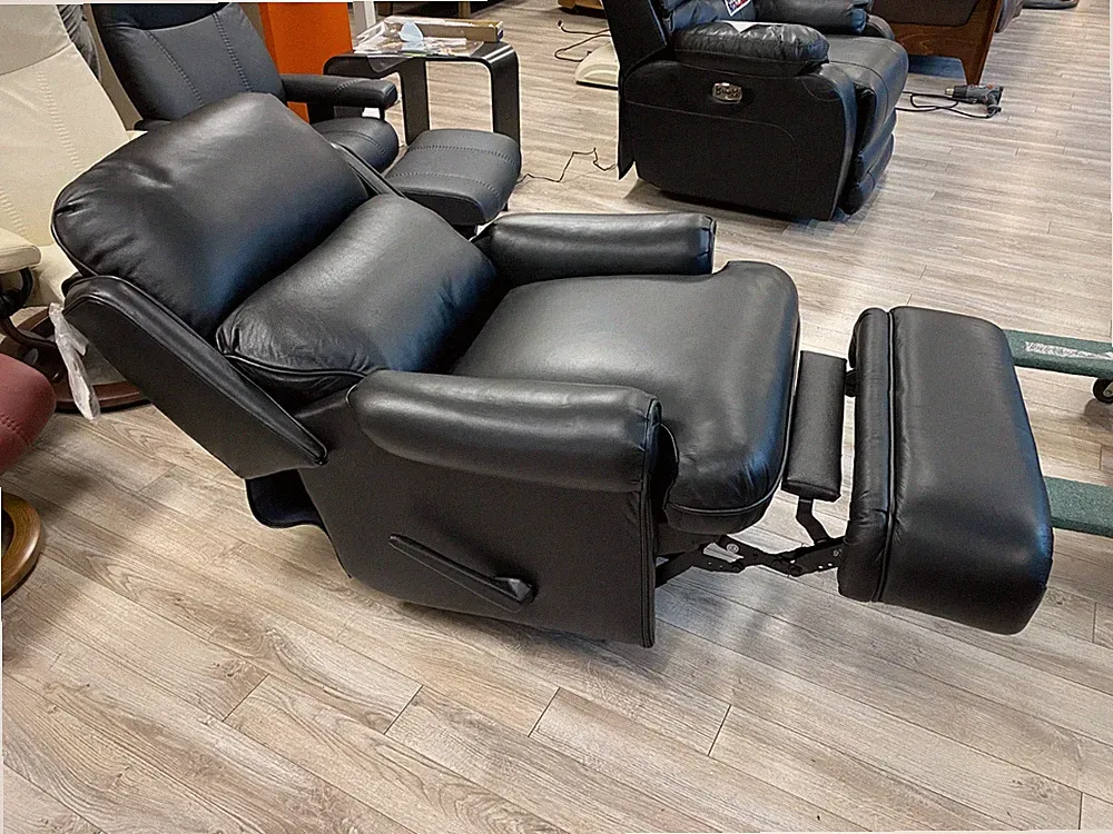 New Barcalounger Nelson Recliner Chair 5-4584 - Apollo Onyx Leather 3621-99